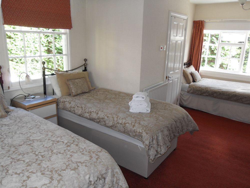 สปริงฟิดล์ เฮาส์ Bed & Breakfast โคลส์ฮิลล์ ภายนอก รูปภาพ