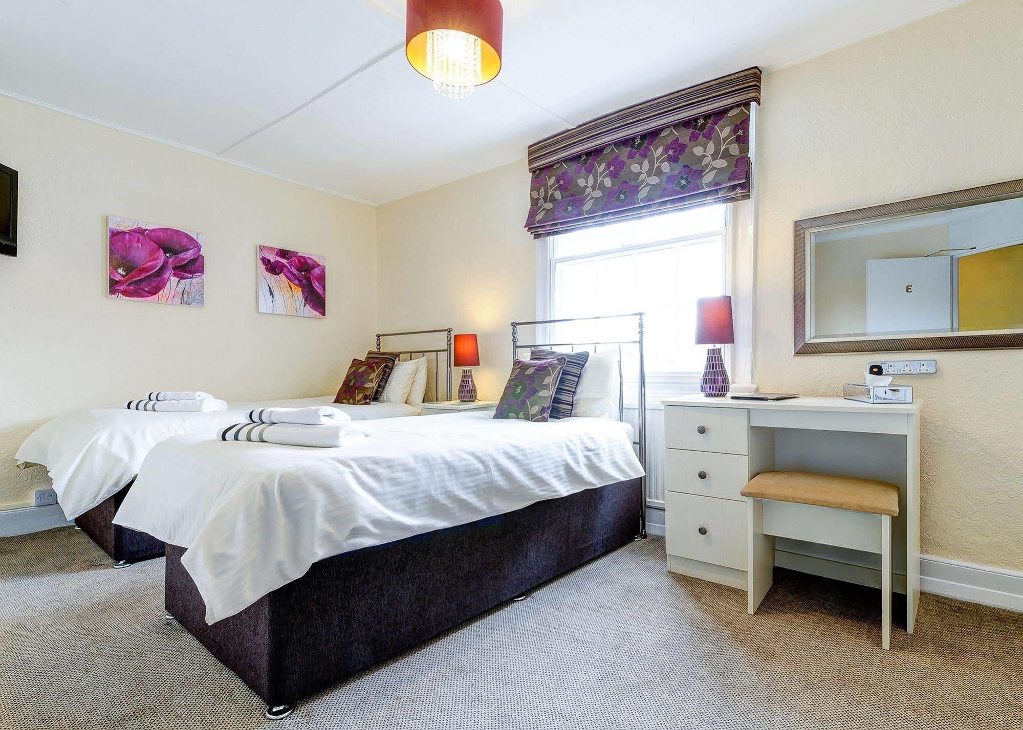 สปริงฟิดล์ เฮาส์ Bed & Breakfast โคลส์ฮิลล์ ภายนอก รูปภาพ
